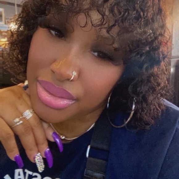 Meet your Posher, Wanda - Picture 1 of 16